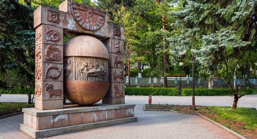 Скульптура Знаки зодиака. Железноводск